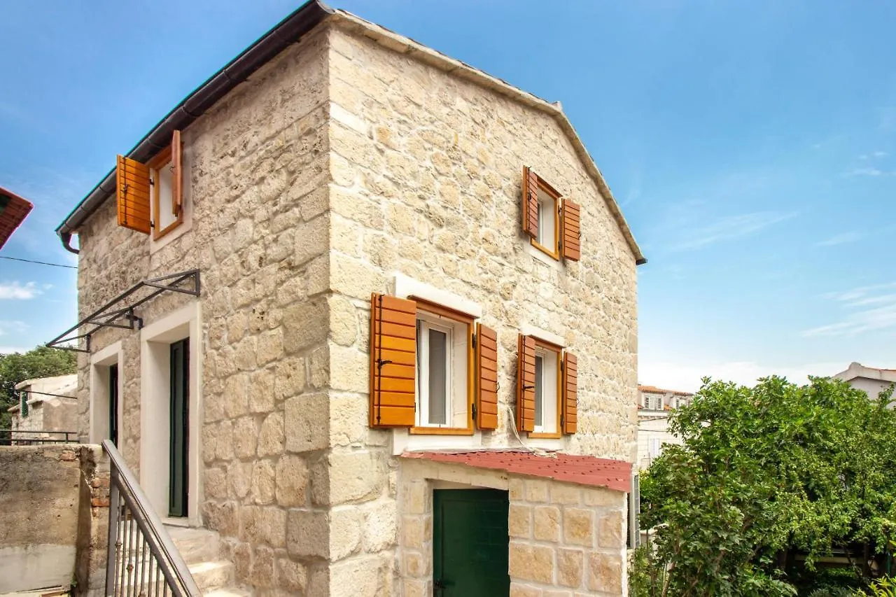 Maki Stone House - Parking On Request ! contacts