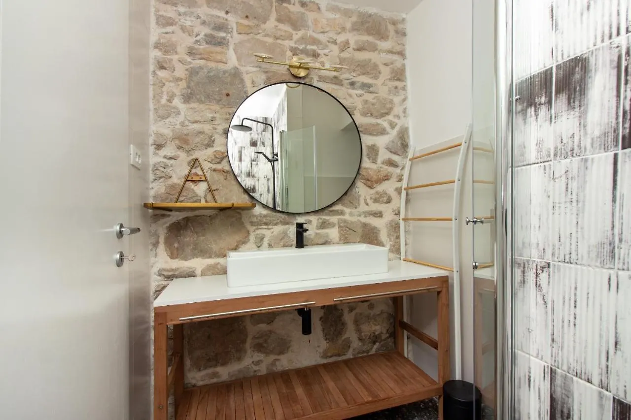 Maki Stone House - Parking On Request ! Apartment Split