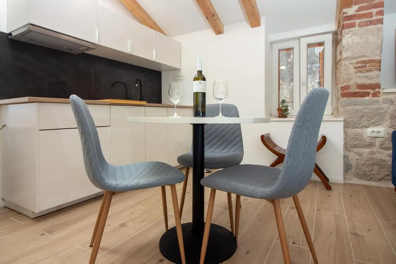 Maki Stone House - Parking On Request ! Apartment Split